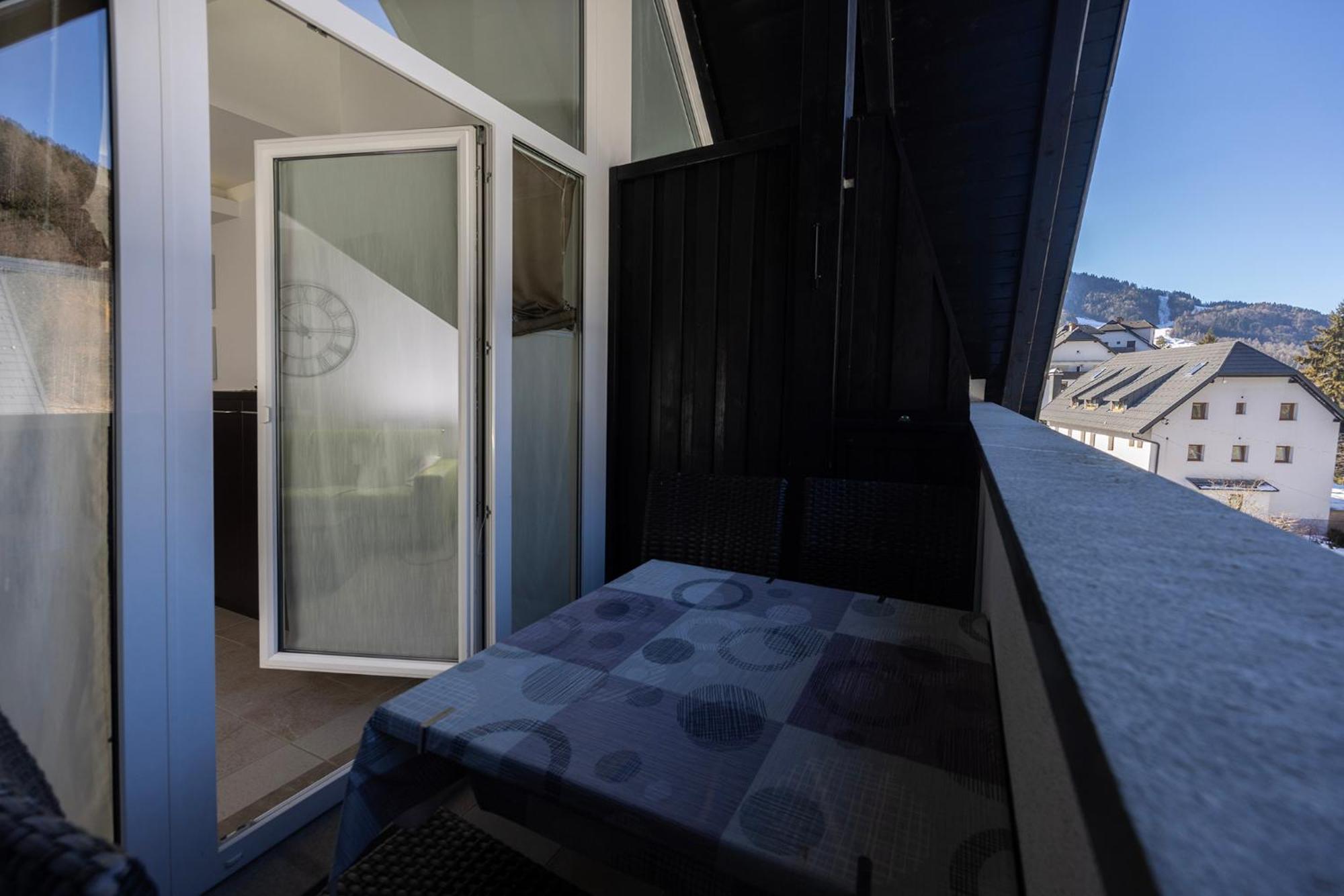 Apartments Trio كْرانْيِسكا غورا المظهر الخارجي الصورة