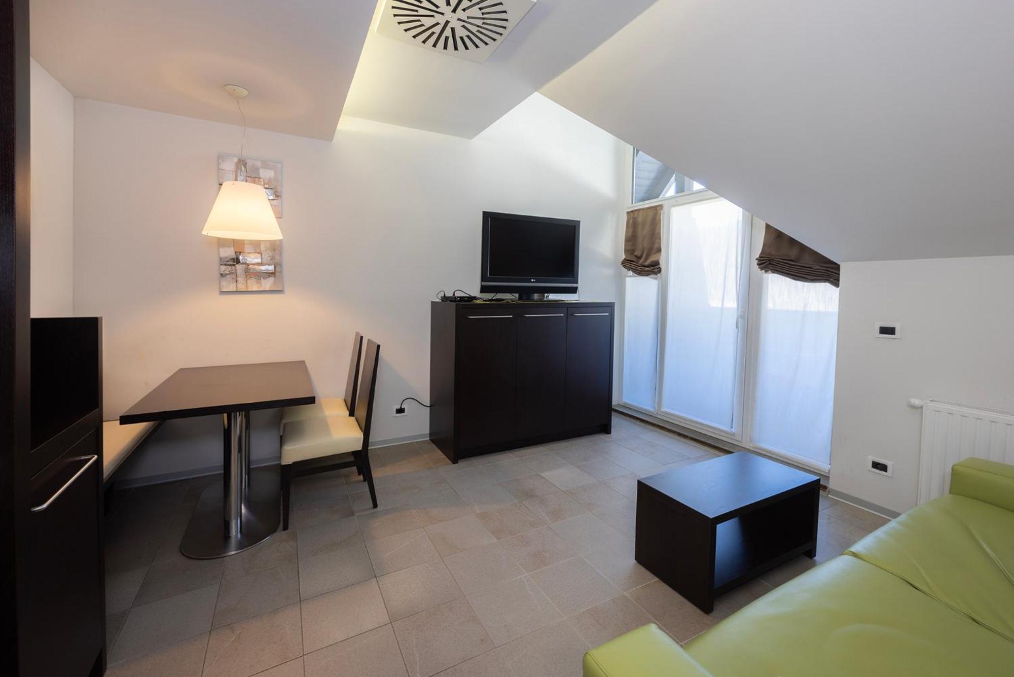 Apartments Trio كْرانْيِسكا غورا المظهر الخارجي الصورة